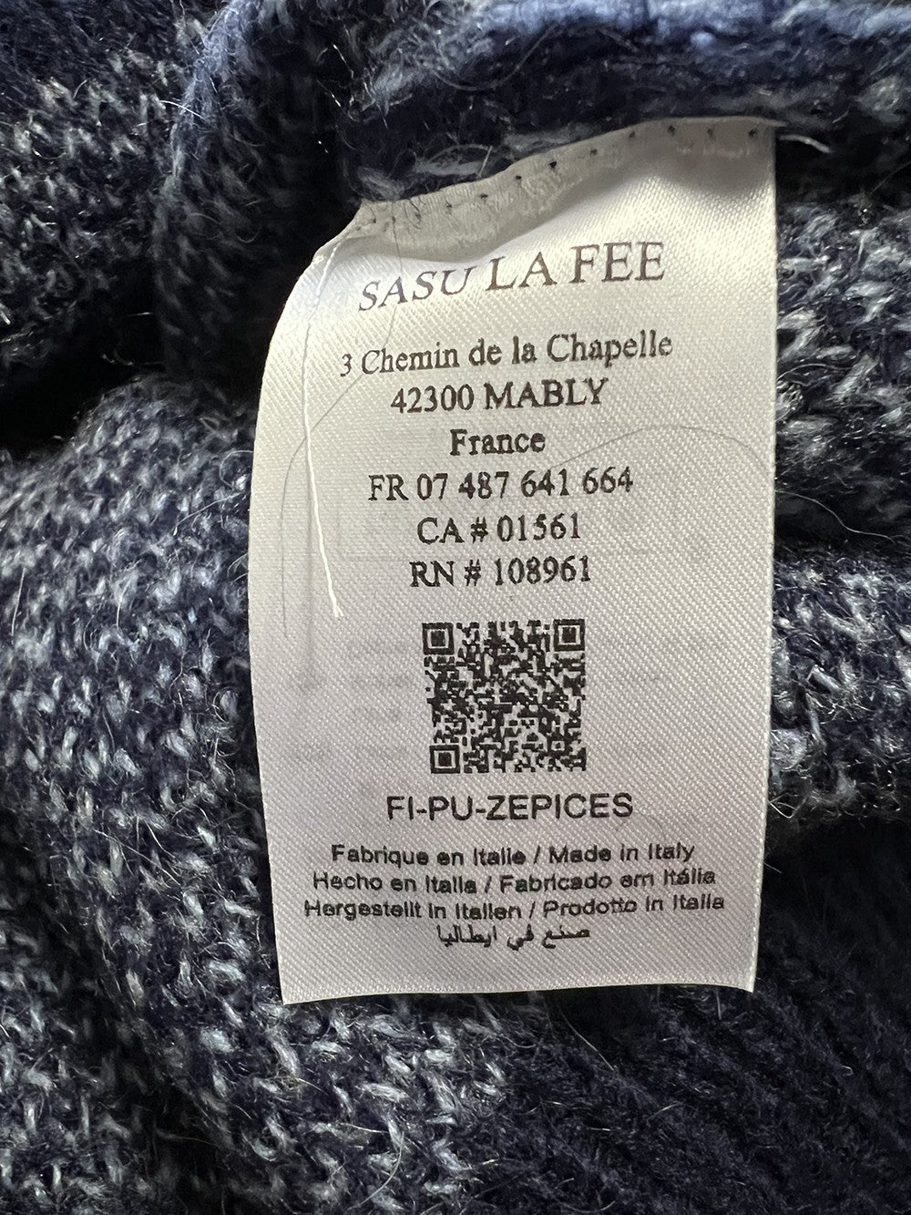 LA FEE MARABOUTEE maglia donna blu con disegni sulle maniche celesti ZEPICES MADE IN ITALY