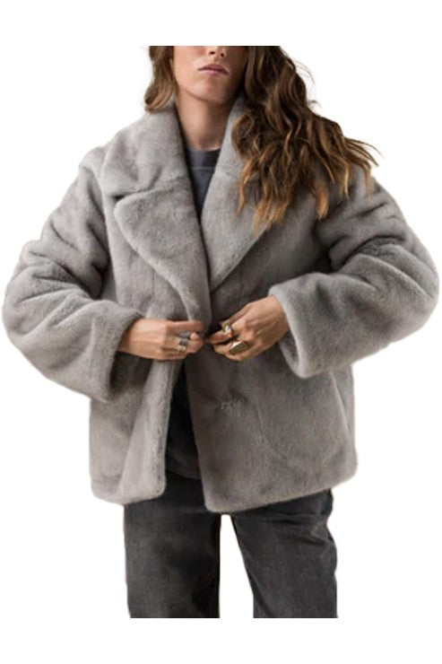 ADORÉ PARIS OXANA – Giacca donna in ecopelliccia grigio chiaro con collo ampio (60 cm)