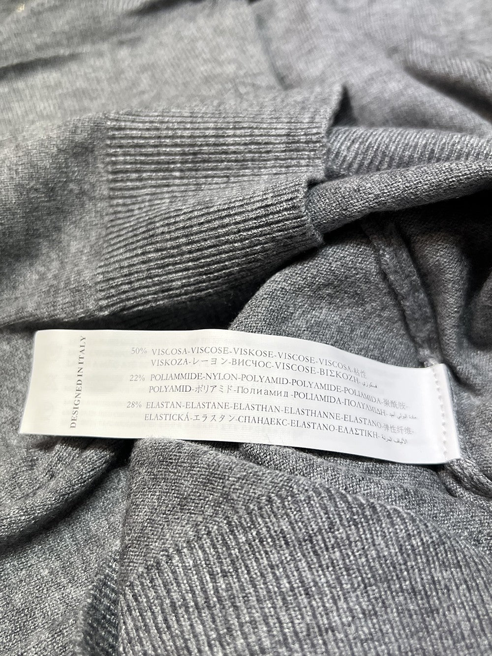 KORALLINE art. 600 – Maglia donna slim collo alto, manica lunga con spacco (58 cm)