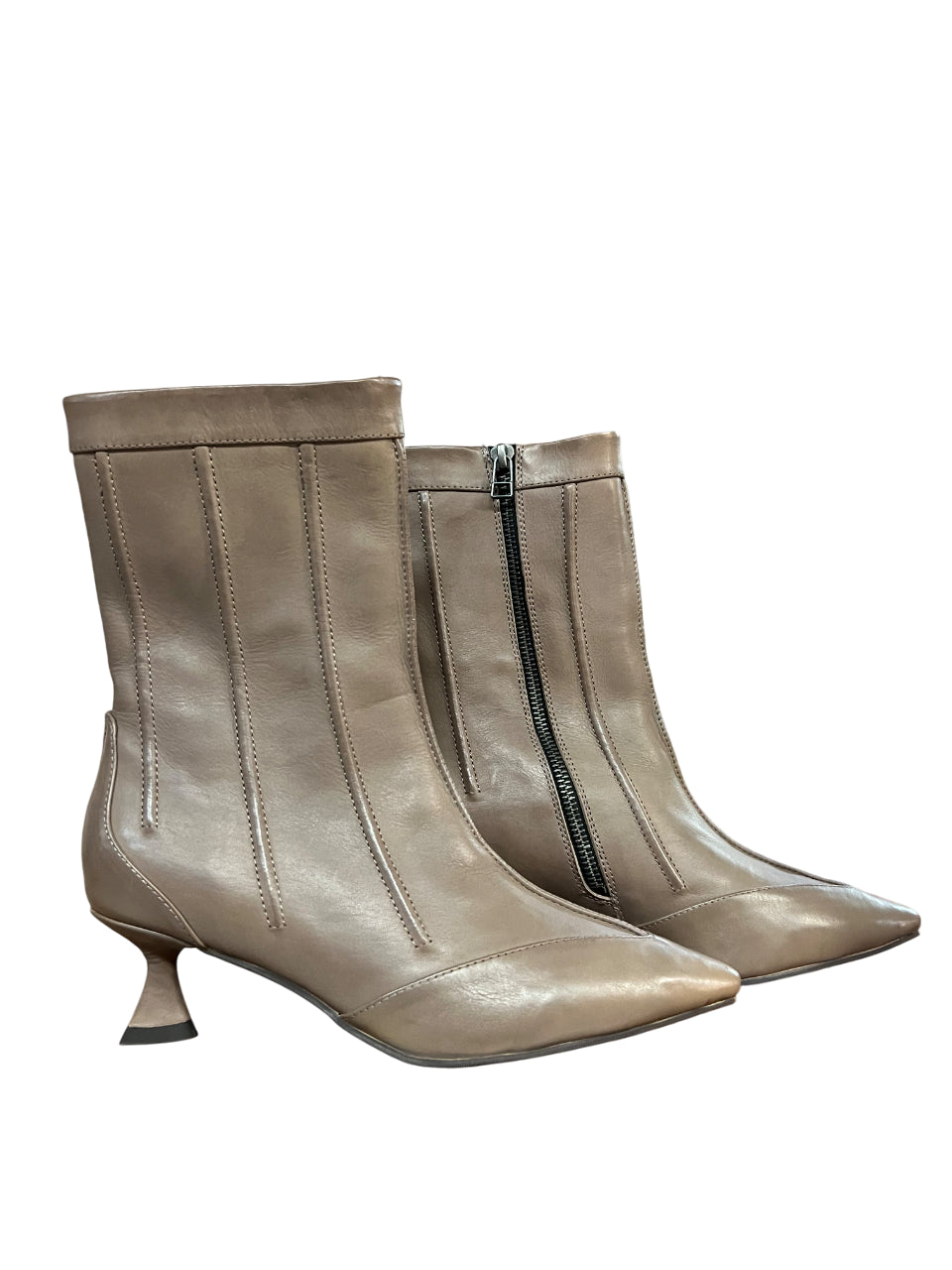 LA VITRINA PISA – Stivale basso donna in pelle fango con zip laterale e tacco 5 cm