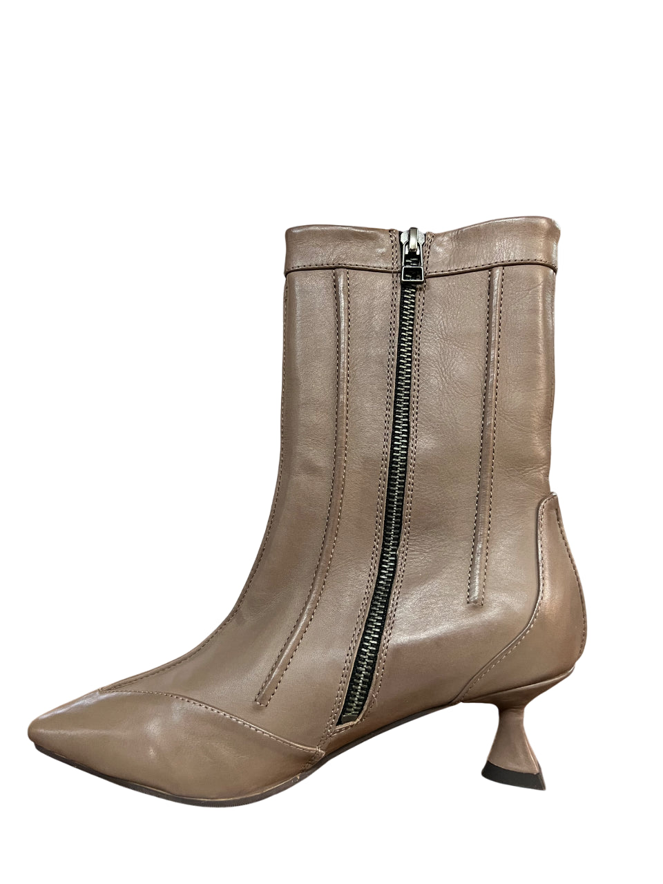 LA VITRINA PISA – Stivale basso donna in pelle fango con zip laterale e tacco 5 cm