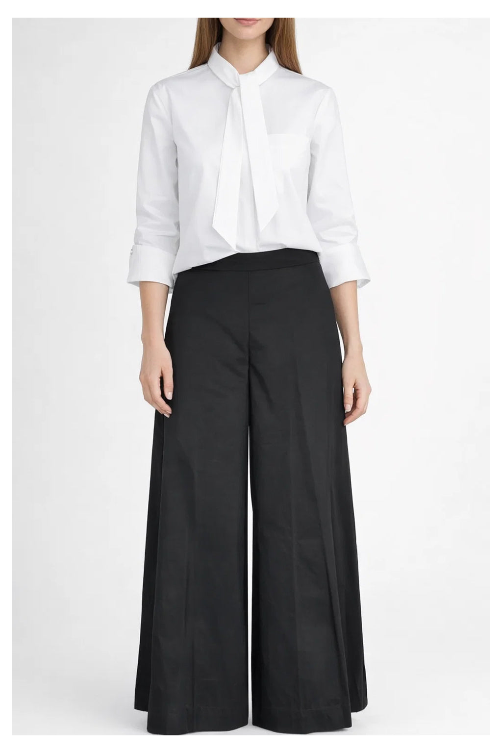 Camicia donna Liviana Conti F6SK66 DELSIE in 100% cotone bianco. Collo con fusciacca